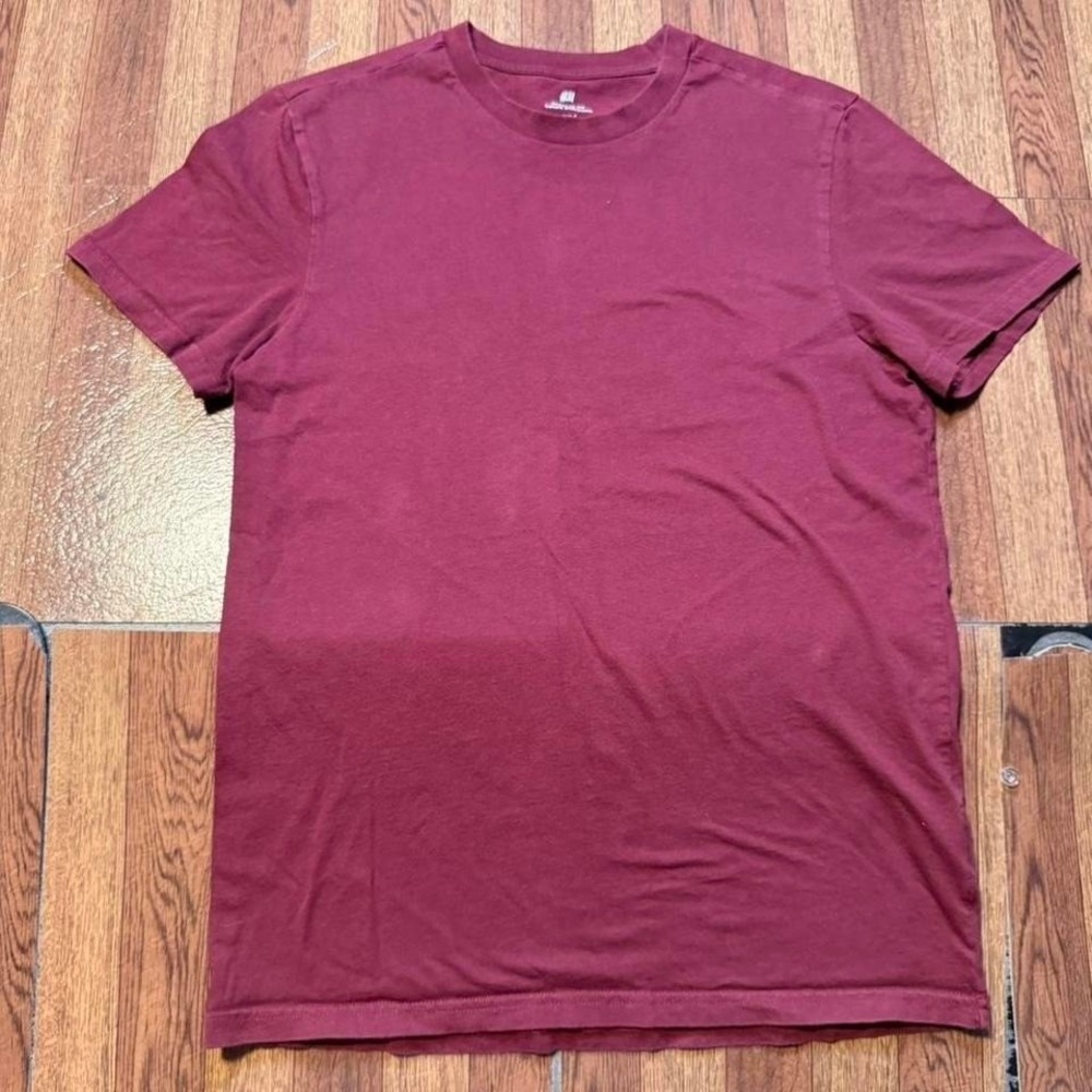 H&M‎ Red Burgundy Regular Fit Crew Shirt Small